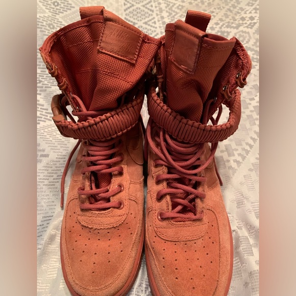 Nike Boots - Picture 5 of 10